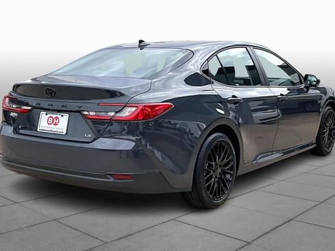 Used 2025 Toyota Camry LE image 12