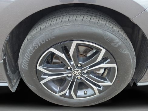 Certified 2025 Toyota Sienna Platinum AWD/4WD image 37