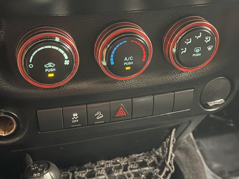 Used 2013 Jeep Wrangler Sport AWD/4WD image 24