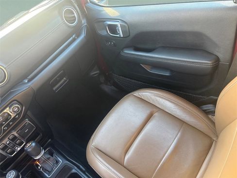 Used 2021 Jeep Wrangler Unlimited Sahara w/ Cold Weather Group image 15