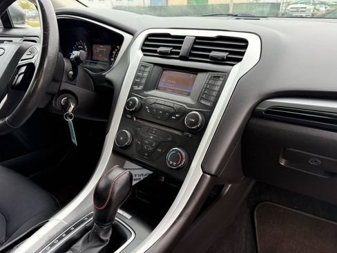 Used 2014 Ford Fusion SE w/ Equipment Group 201A image 31