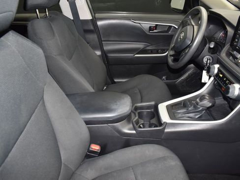 Used 2021 Toyota RAV4 LE image 24