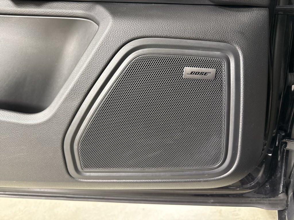 Certified 2023 Porsche Macan AWD/4WD image 34