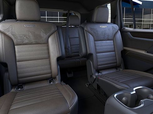 New 2027 GMC Acadia Denali Ultimate w/ LPO, Floor Liner Package AWD/4WD image 17