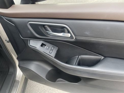 Used 2023 Nissan Rogue Platinum w/ Platinum Premium Package image 48