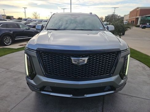 Used 2025 Cadillac Escalade Sport Platinum w/ LPO, ONYX Package image 2