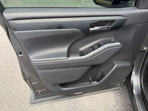 Used 2021 Toyota Highlander XSE image 13