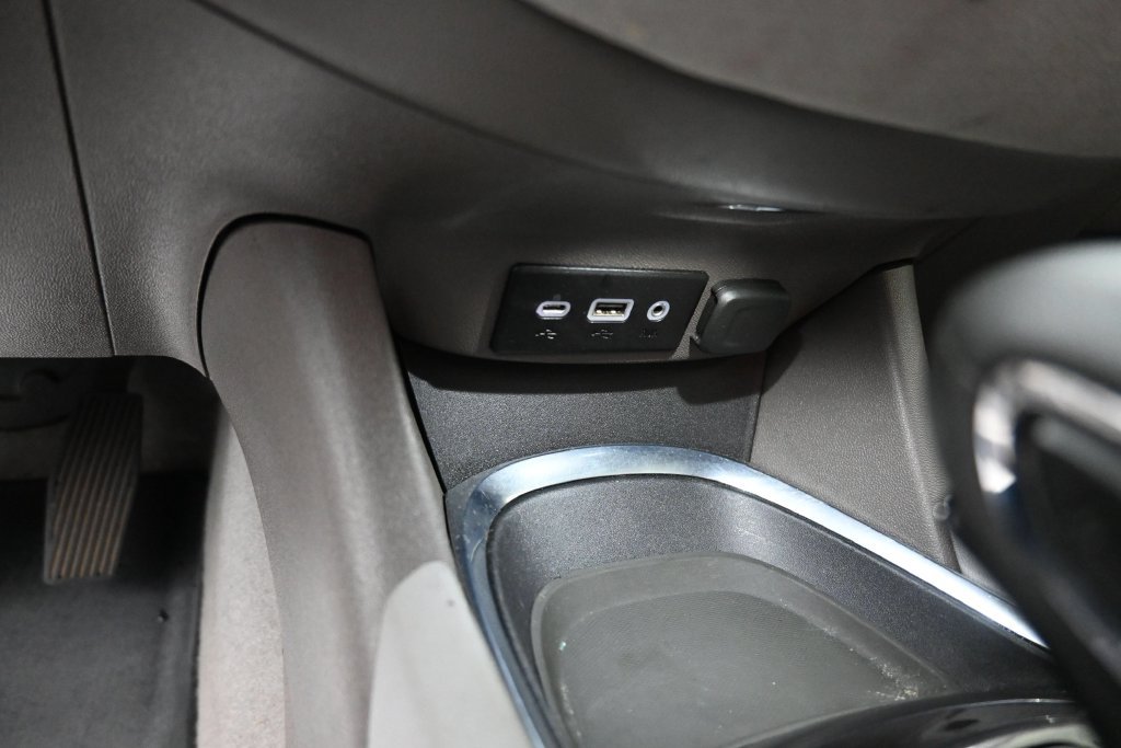 Used 2022 Chevrolet Malibu LT FWD image 37