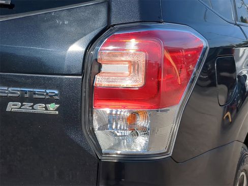 Used 2017 Subaru Forester 2.5i Premium image 8