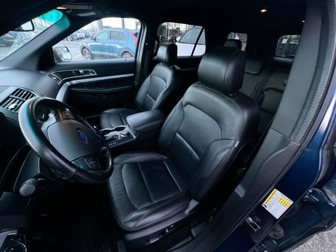 Used 2016 Ford Explorer XLT w/ Equipment Group 202A AWD/4WD image 11