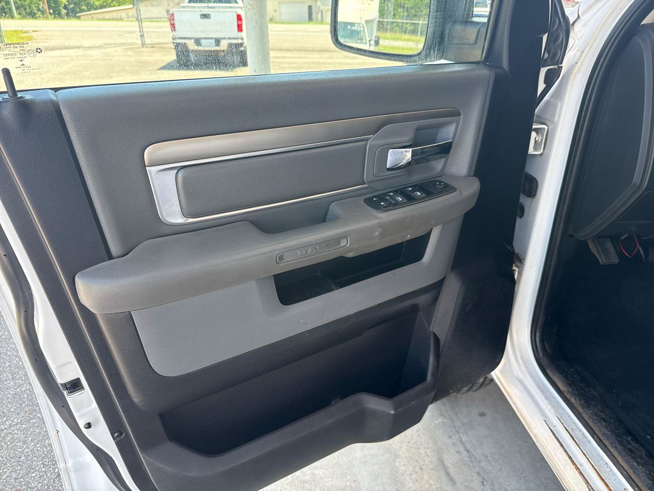 Used 2016 RAM 2500 SLT AWD/4WD image 16