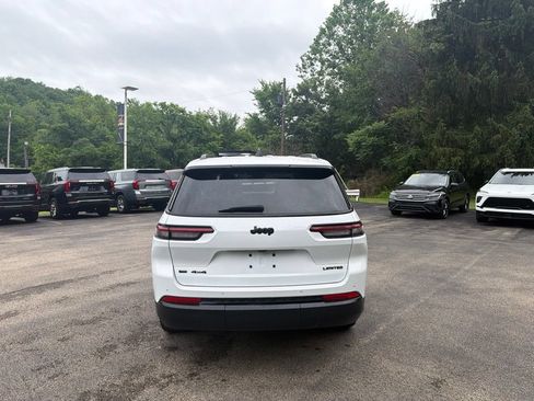 Used 2023 Jeep Grand Cherokee L Limited w/ Black Appearance Package AWD/4WD image 4