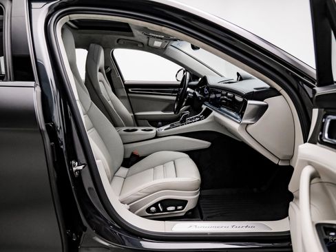 Used 2018 Porsche Panamera Turbo Sport Turismo image 44