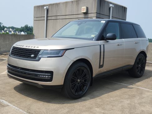 New 2025 Land Rover Range Rover SE image 1