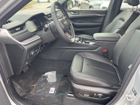 New 2025 Jeep Grand Cherokee Limited image 19