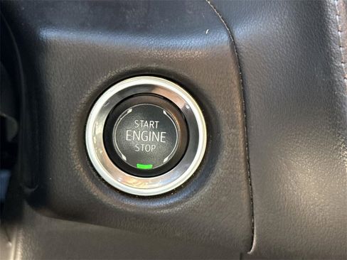 Used 2024 Chevrolet Suburban LT image 15