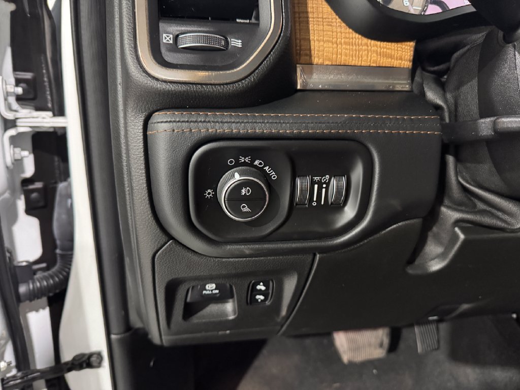 Used 2019 RAM 1500 Limited AWD/4WD image 36