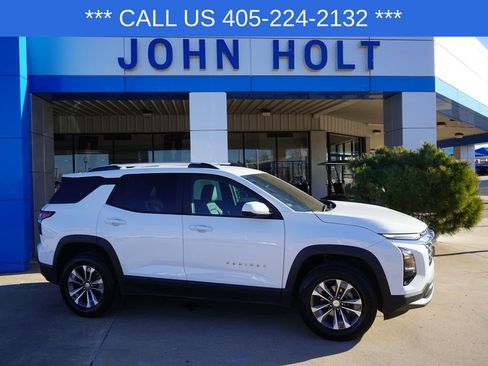 Used 2025 Chevrolet Equinox LT w/ Convenience Package II image 9