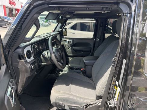 Used 2024 Jeep Wrangler Sport S image 8