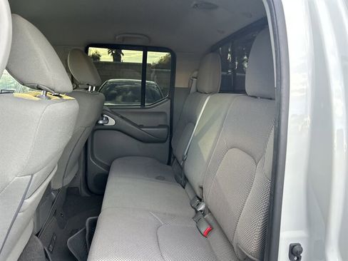 Used 2019 Nissan Frontier SV image 22