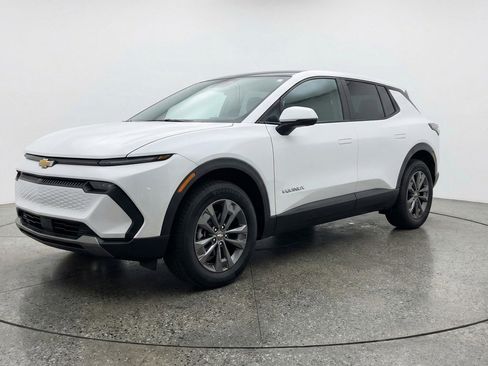 Used 2025 Chevrolet Equinox LT image 3