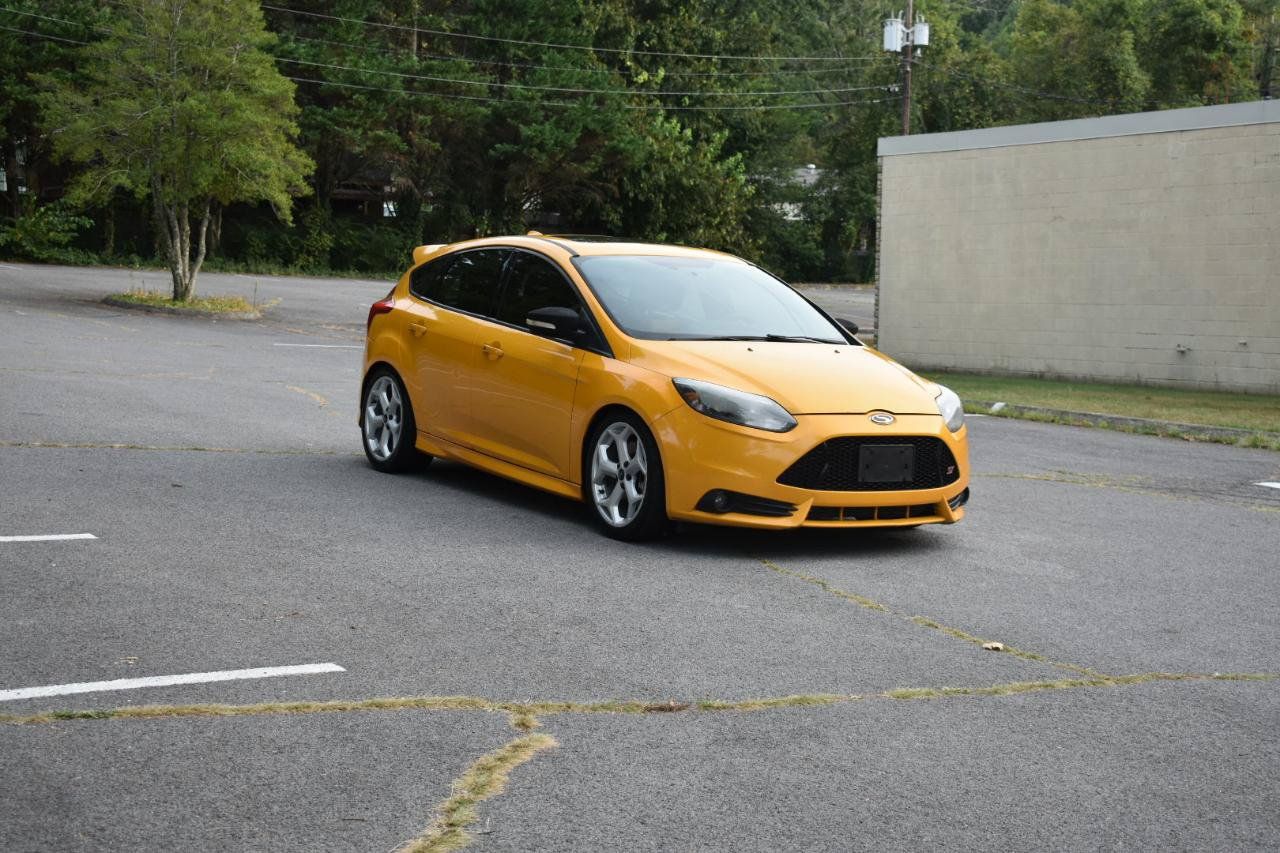 Used 2013 Ford Focus ST FWD image 9