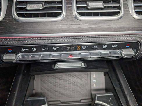 Certified 2025 Mercedes-Benz GLS 450 GLS 450 image 31