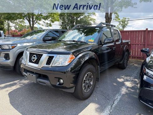 Used 2020 Nissan Frontier PRO-4X w/ Pro-4x Utility Package AWD/4WD image 1