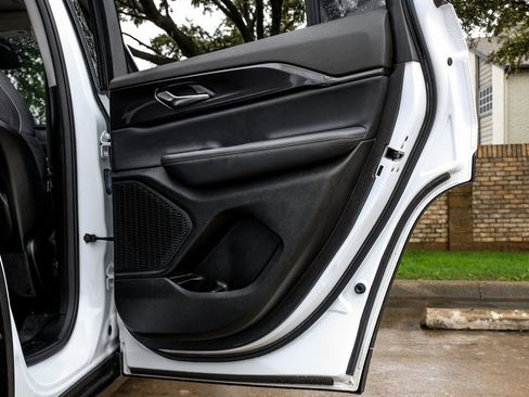 Used 2023 Jeep Grand Cherokee Laredo w/ Luxury Tech Group I image 57