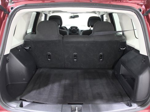 Used 2017 Jeep Patriot Sport image 16