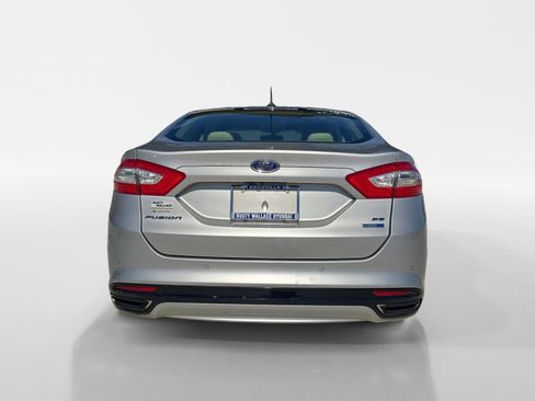 Used 2015 Ford Fusion SE w/ Equipment Group 202A image 4