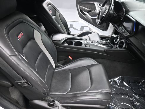 Used 2018 Chevrolet Camaro SS w/ Redline Edition RWD image 19