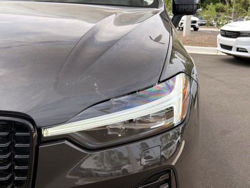 Used 2024 Volvo XC60 B5 Core w/ Protection Package Premier image 9