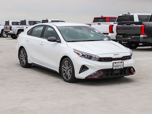 Used 2023 Kia Forte GT-Line w/ GT-Line Technology Package FWD image 3