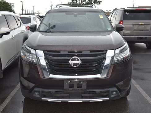 Used 2022 Nissan Pathfinder SL w/ SL Premium Package AWD/4WD image 2