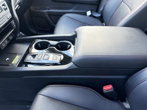 Used 2024 Honda Passport Black Edition image 15