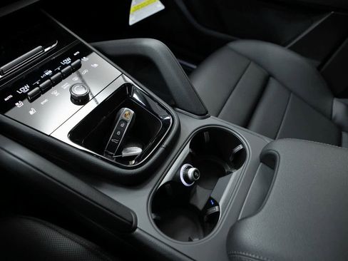 New 2026 Porsche Cayenne image 24