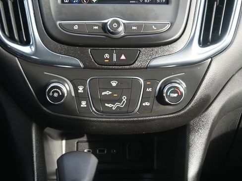 Used 2022 Chevrolet Equinox LT image 18