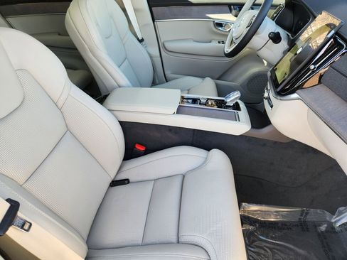 New 2026 Volvo XC90 T8 Ultra w/ Protection Package Premier AWD/4WD image 5