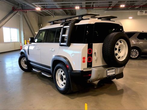 Used 2023 Land Rover Defender 110 S image 3