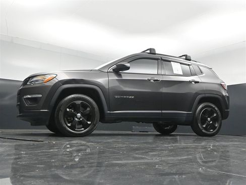 Used 2019 Jeep Compass Latitude AWD/4WD image 28