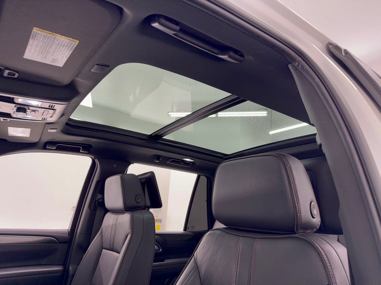 Used 2024 Chevrolet Tahoe RST w/ Luxury Package RWD image 27