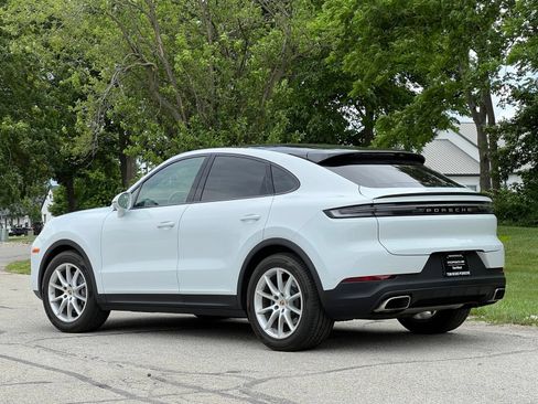 Certified 2024 Porsche Cayenne Coupe AWD/4WD image 3
