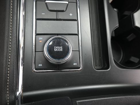 Used 2024 Ford Expedition Max XLT AWD/4WD image 32