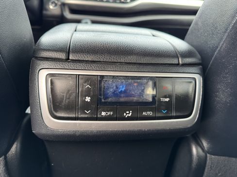 Used 2016 Toyota Highlander XLE image 37