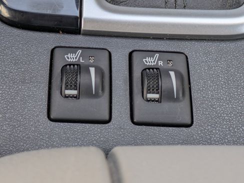 Used 2015 Toyota Highlander XLE image 28