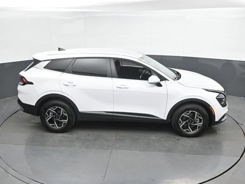 Used 2025 Kia Sportage LX AWD/4WD image 32