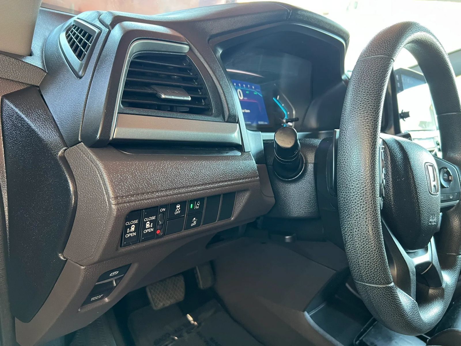 Used 2018 Honda Odyssey EX image 15