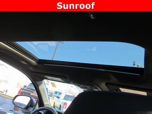 Used 2025 Toyota Tacoma TRD Sport image 15