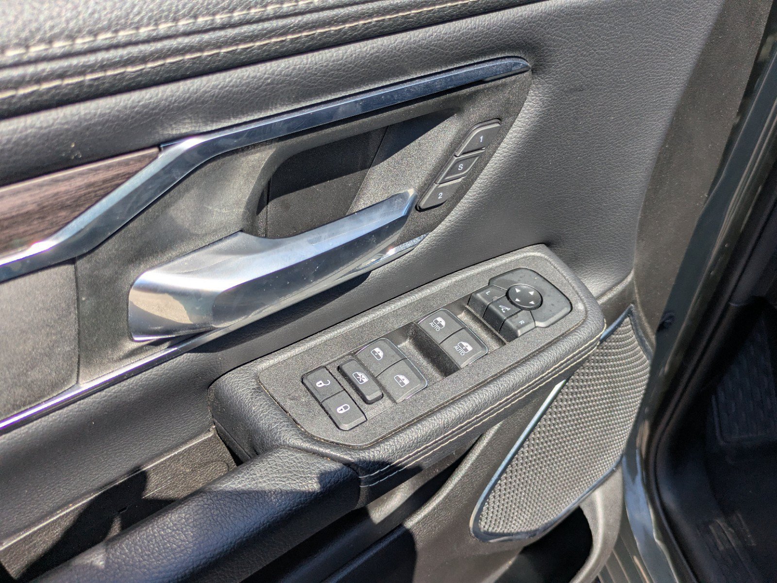 Used 2026 RAM 1500 Laramie AWD/4WD image 13